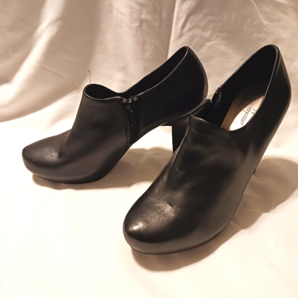 Worthington Black Leather Side Zip Spiky Ankle Booties